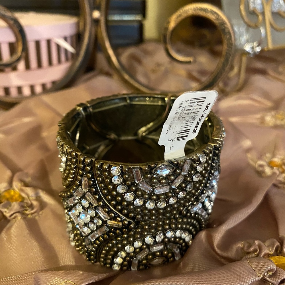 Loft bracelet with cubic zirconium stones
